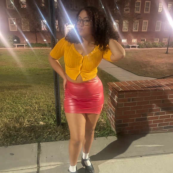 Meet your Posher, Olivia - Picture 1 of 1